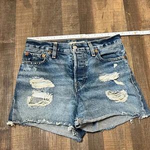 Levi’s Women Wedgy short 25 distressed holes Summer casual streetwear Fringe Hem